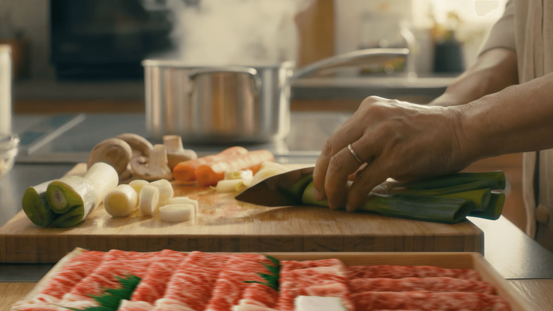 【”肉目線”で描く松阪牛CM】朝日屋ビジョン広告 商品紹介動画